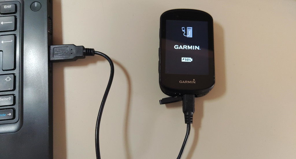 Garmin Edge 530 connected to computer via USB cable